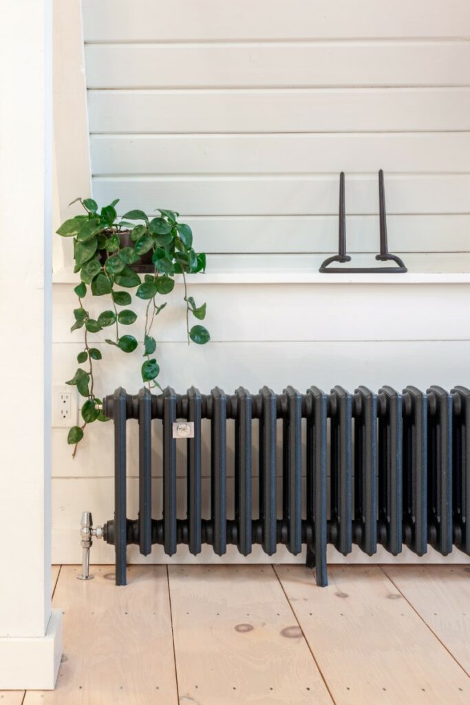 Cast iron radiator in Farrow and Ball Black and Blue